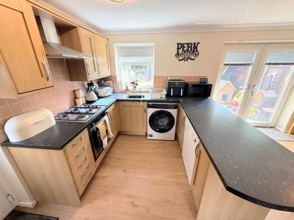 2 bed Semi-Detached for sale Image 10