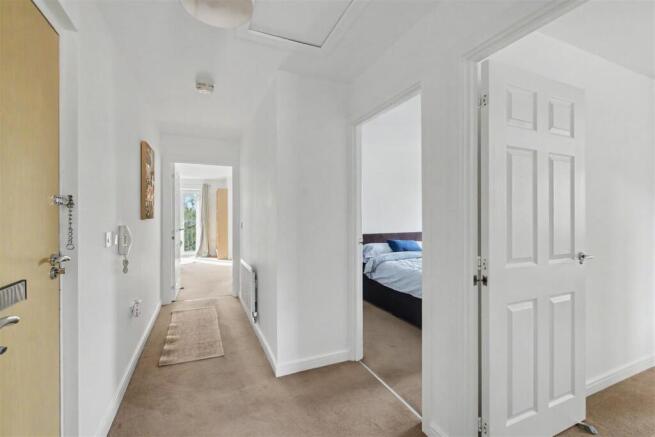 Hallway_2.jpeg