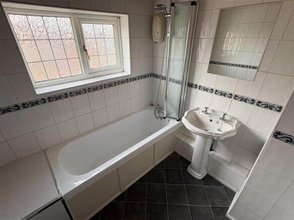 3 bed End of Terrace to rent Image 9