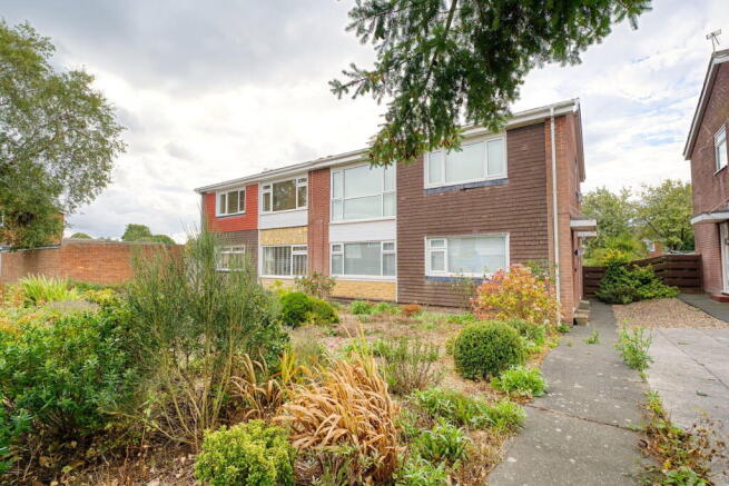 2-bed flat on Newmin Way, Whickham, £125,000