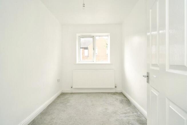 3 bed Terraced for sale Image 6