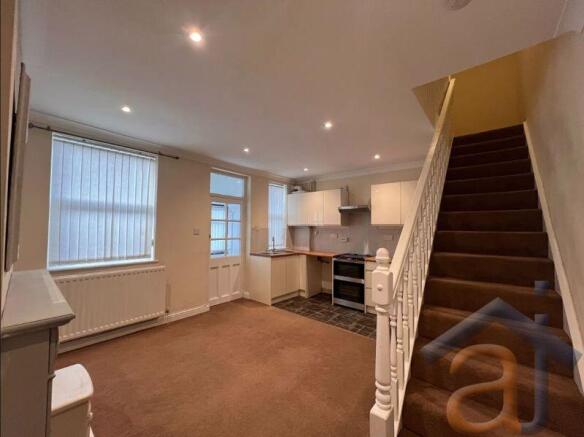 Living Room - Photo 3