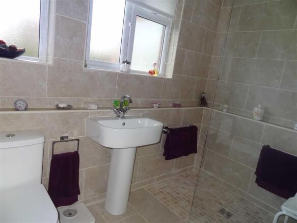 SHOWER ROOM