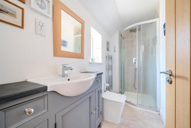 En-suite to Bedroom 2