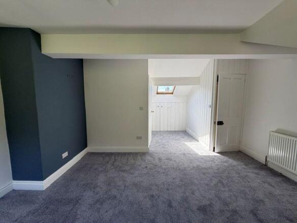 3 bed Terraced for sale Image 8
