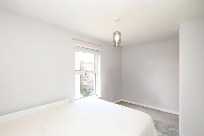2 bed Flat to rent Image 12