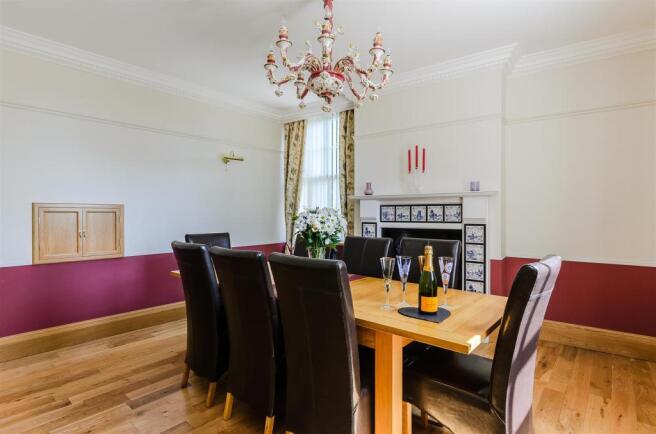 8293885-interior25.jpg