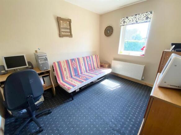 5 bed Detached for sale Image 10