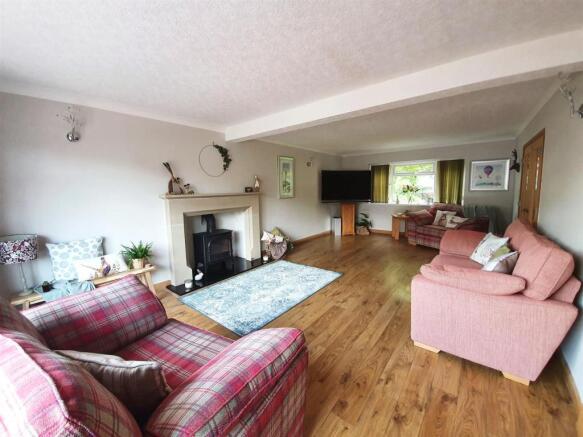 Living Room.jpg