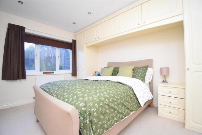 4 bed Detached to rent Image 11