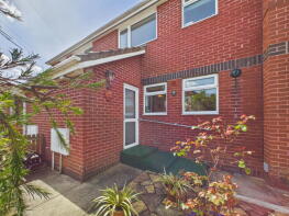 16, Barum Close, Paignton TQ3 2AX