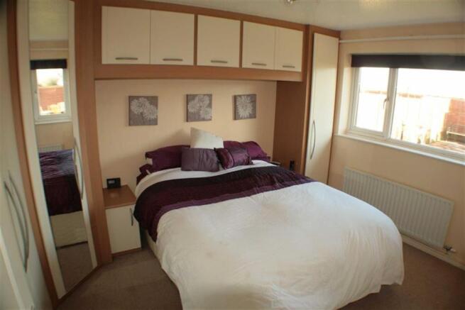 BEDROOM 1: