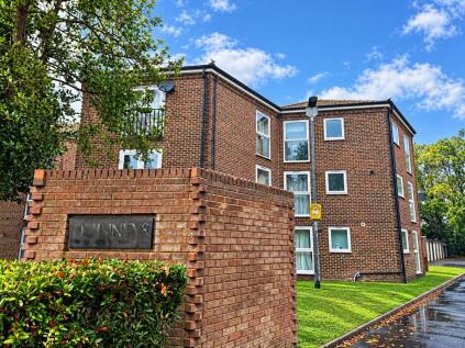 Quinneys, Farnborough, Hampshire, GU14