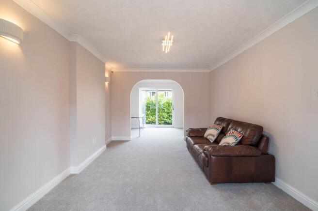4 bed Detached for sale Image 2