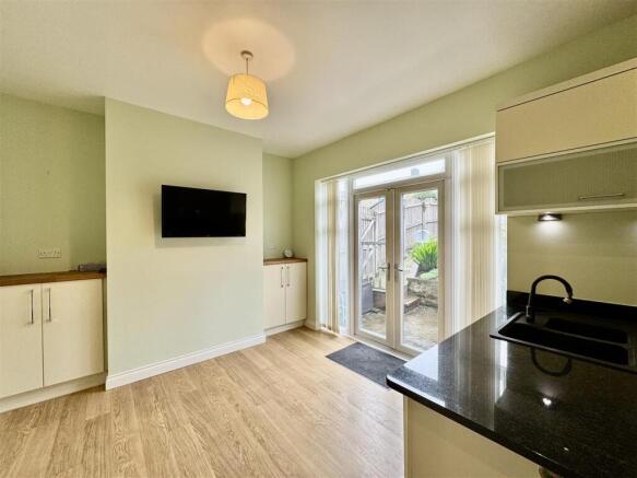 3 bed End of Terrace to rent Image 10