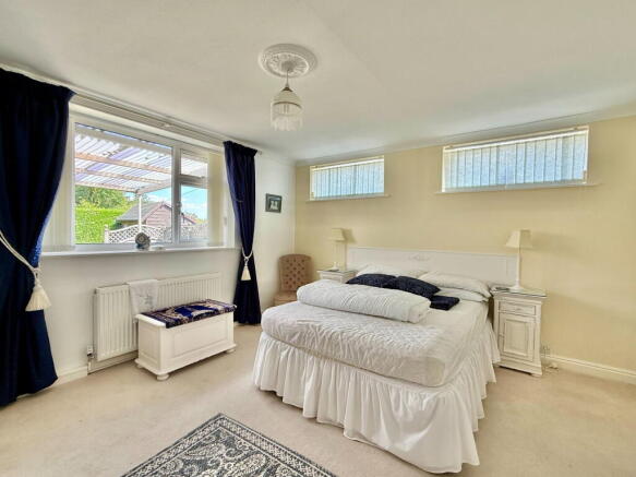 2 bed Cottage for sale Image 8