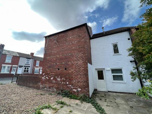 6 bed Detached for sale Image 6