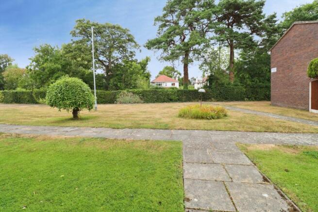 Wroxham Court, Upton photo 4