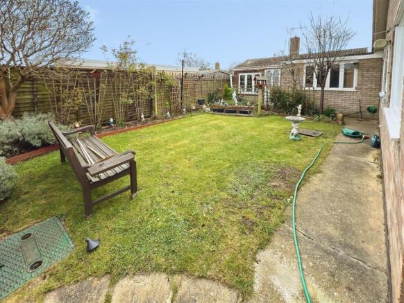 Thurne Road  (11).jpg