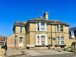 Flat 4, 3, Carlton Road North, Weymouth DT4 7PX