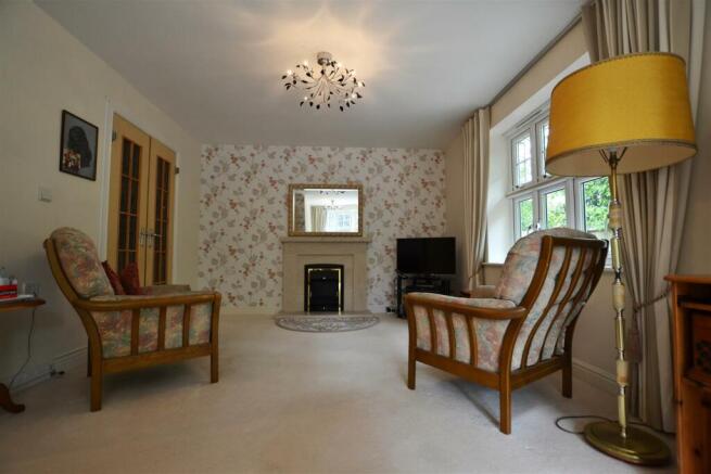 Livingroom .JPG
