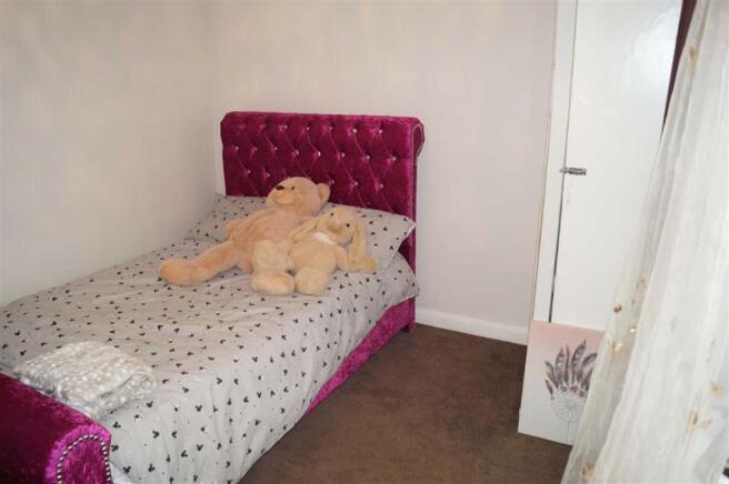 BEDROOM 3 (REAR)