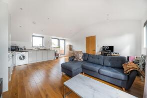 8, Hampshire Lodge, Courtlands, Maidenhead SL6 2PS