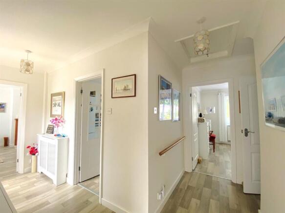 60 Birkdale - Hall.jpg