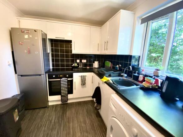 242 Redford Kitchen 3