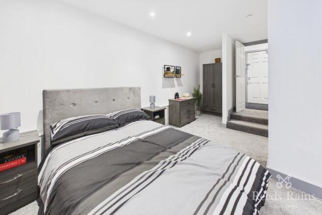 1 bed Apartment to rent Image 5