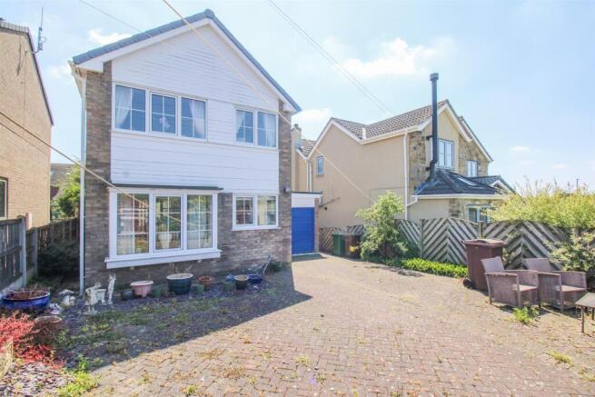 3 bed Detached for sale Image 12