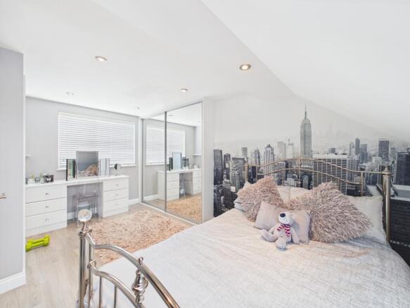 3 bed Terraced for sale Image 11