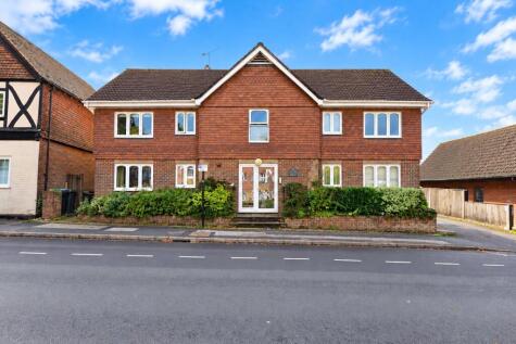 Headley Road, Grayshott, Hindhead, Hampshire, GU26