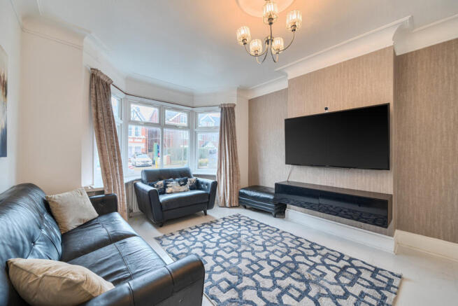 1408355-5-69984c3...