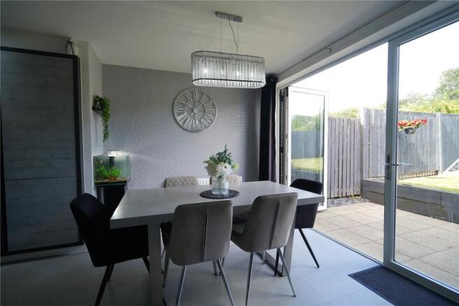 4 bed Detached for sale Image 8