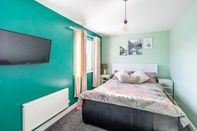 3 bed Town House for sale Image 11