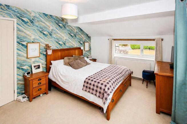 4 bed Detached for sale Image 8