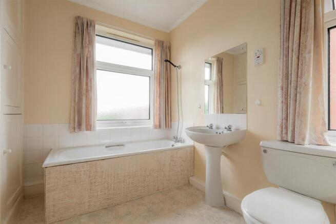 3 bed House for sale Image 9