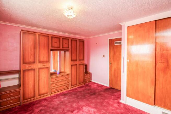 2 bed Apartment for sale Image 6
