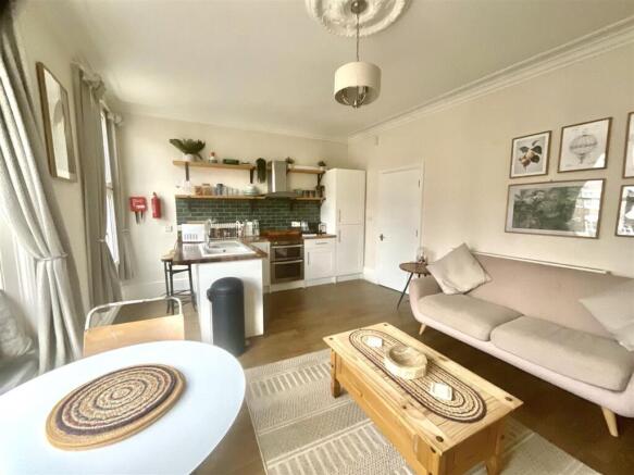 1 bed Flat to rent Image 10