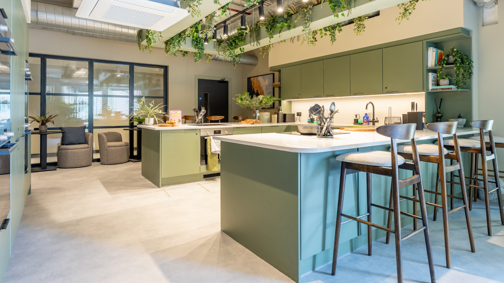 Social kitchen and dining