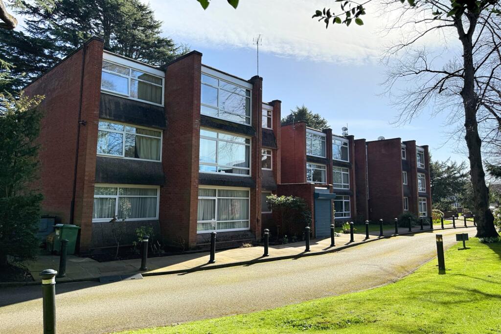 Main image of property: Moss Manor, The Avenue, Sale
