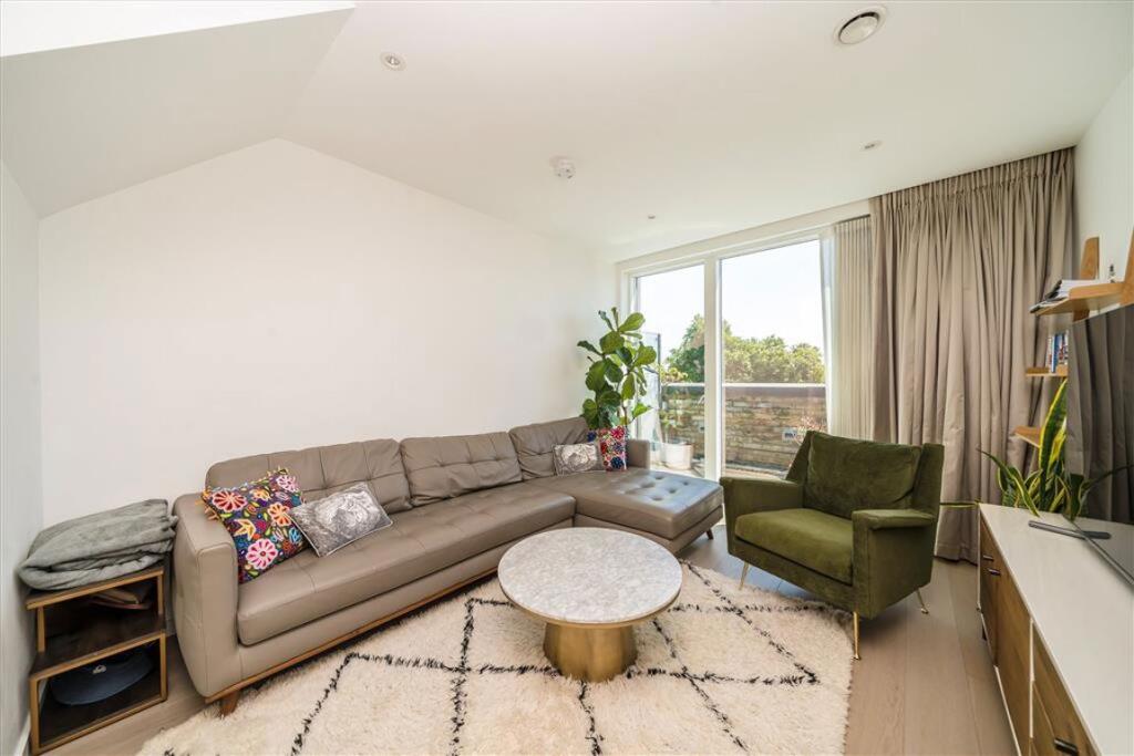 Apartment in London - View 2