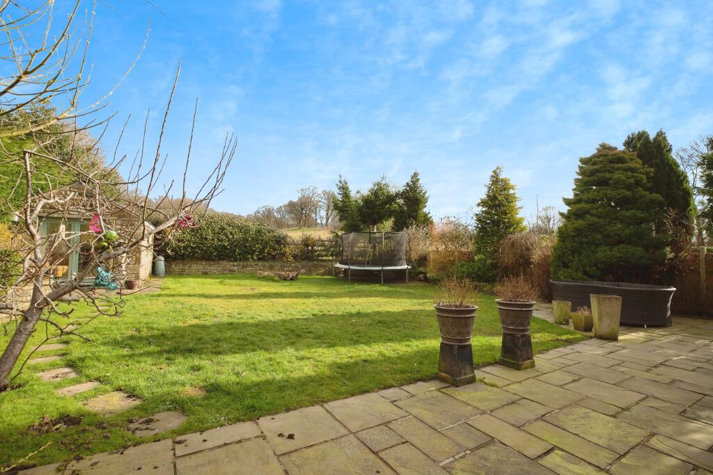 Braewood Close, Bury, Lancashire, BL9 photo 3