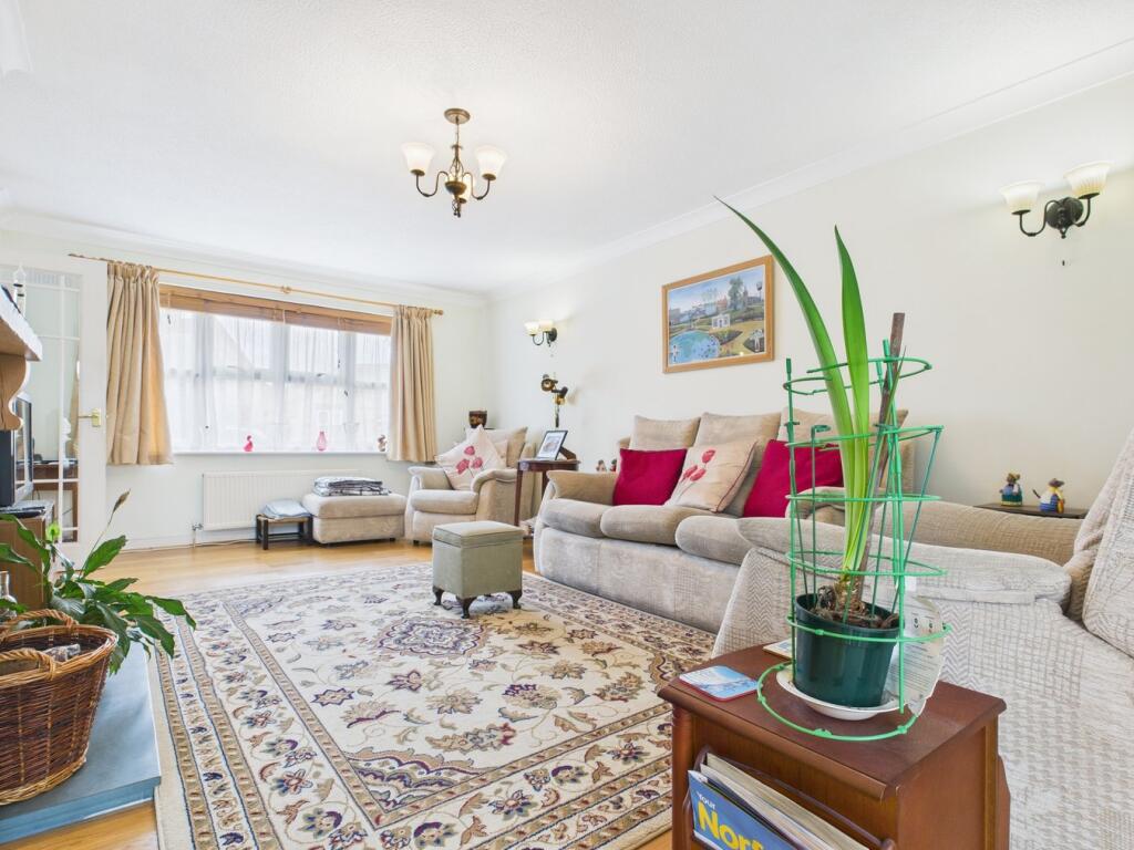 8 Harebell Road photo 3