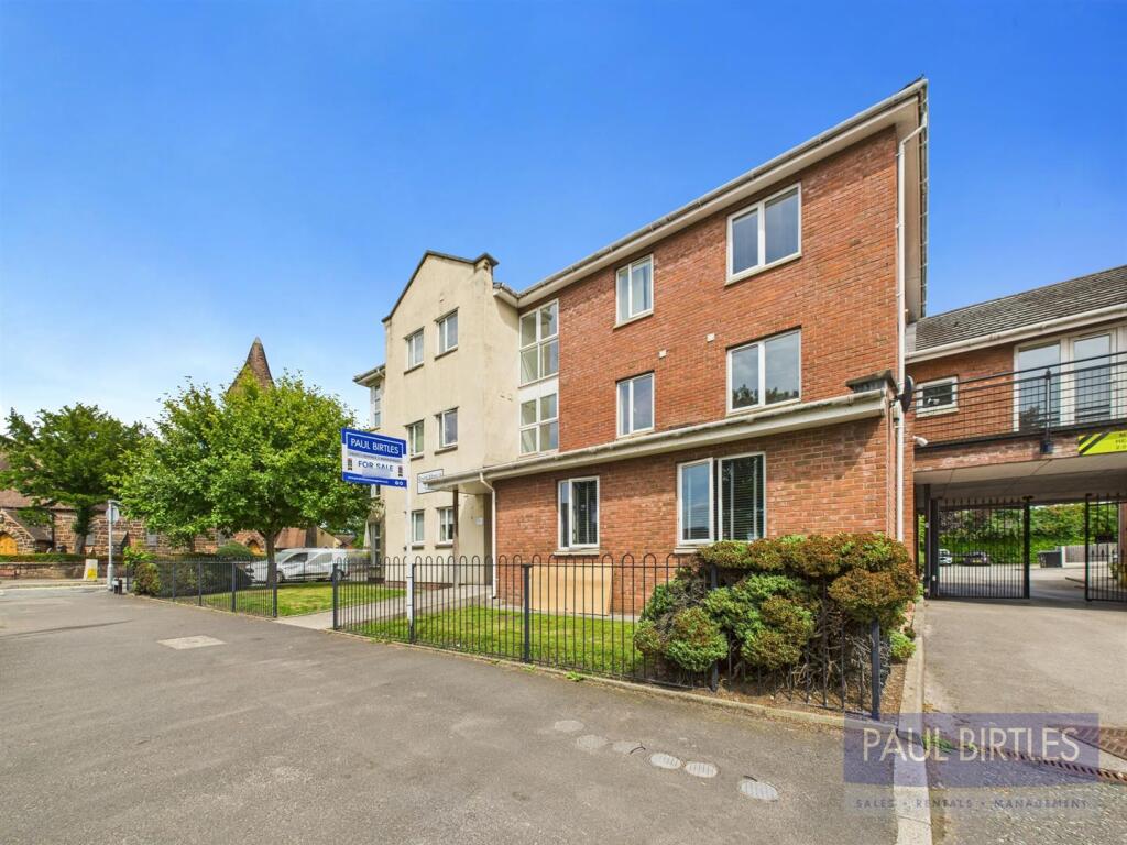 2-bed flat on New William Close, Partington, Manchester, M31 4NZ, £125,000