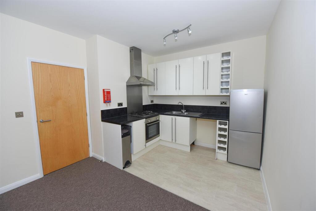 House in Keynsham, Bath and North East Somerset - View 3