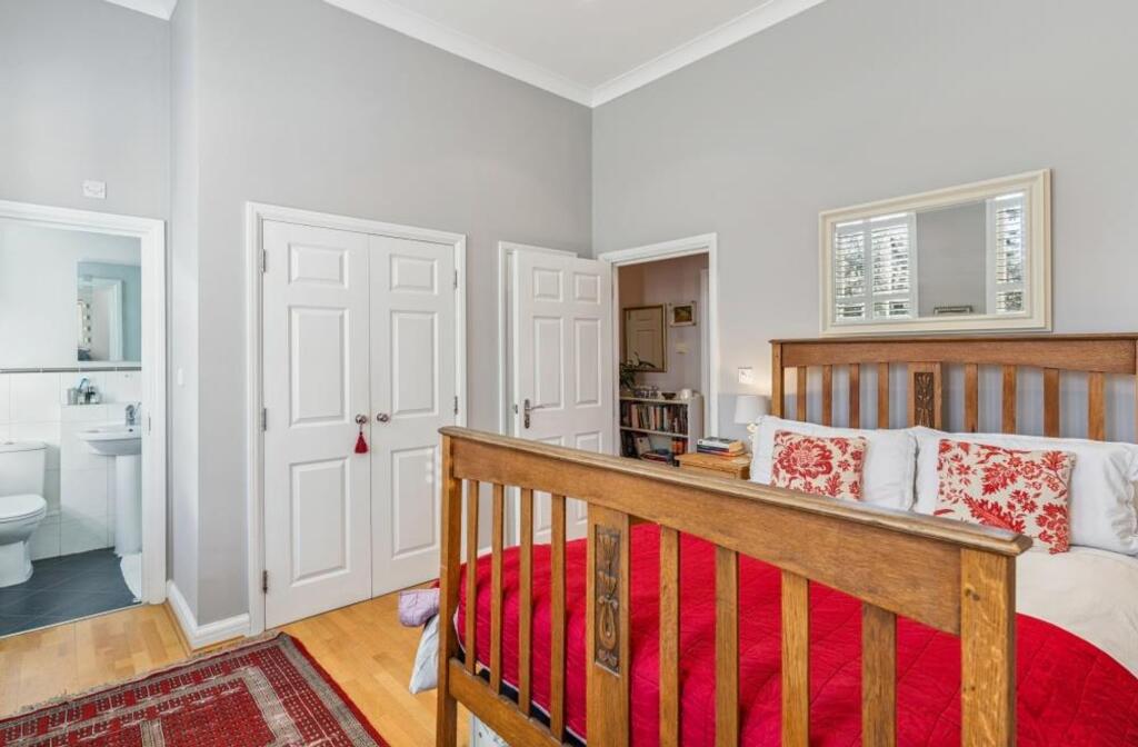 Additional image 20 of Beningfield Drive, London Colney, AL2