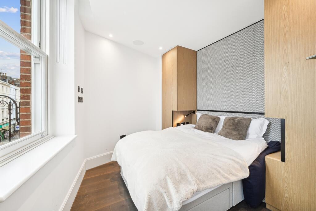 Main image of property: Cresswell Gardens, London, SW5