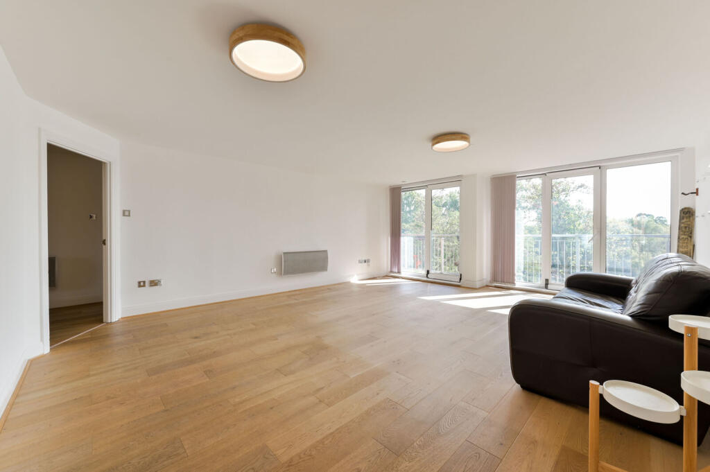 Apartment in Twickenham - View 4